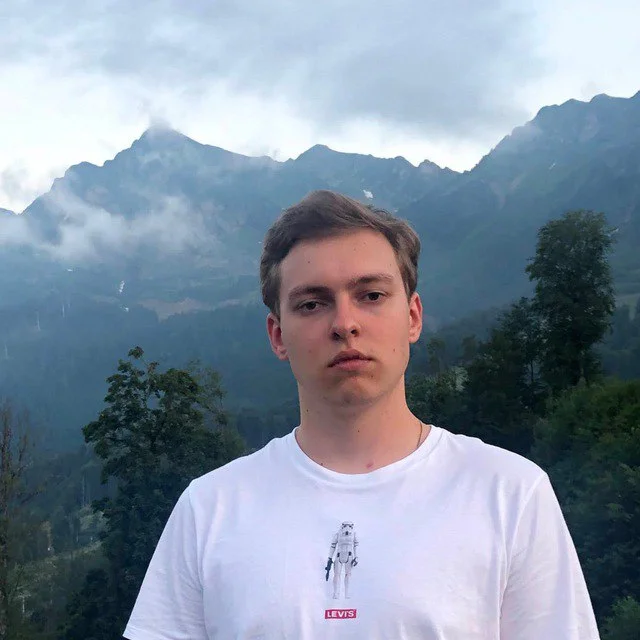 Илья Гришаков