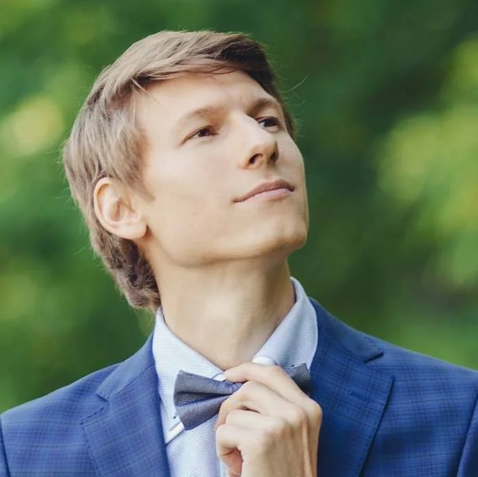 Анатолий Маслов