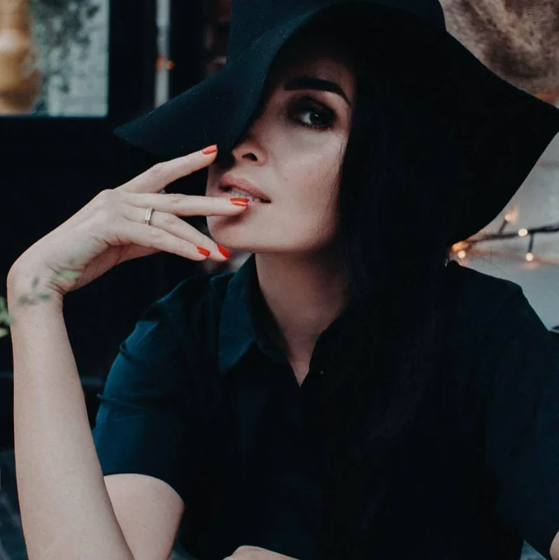 Анна Титова